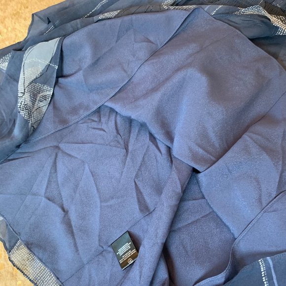 Halston V Neck Flutter Printed Dress NWT - Picture 10 of 10